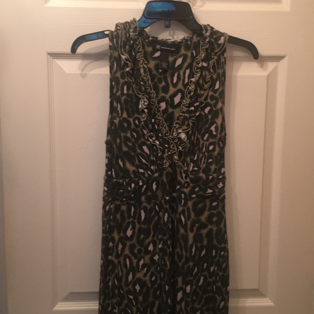 Casual knit cheetah print dress with ruffle detail